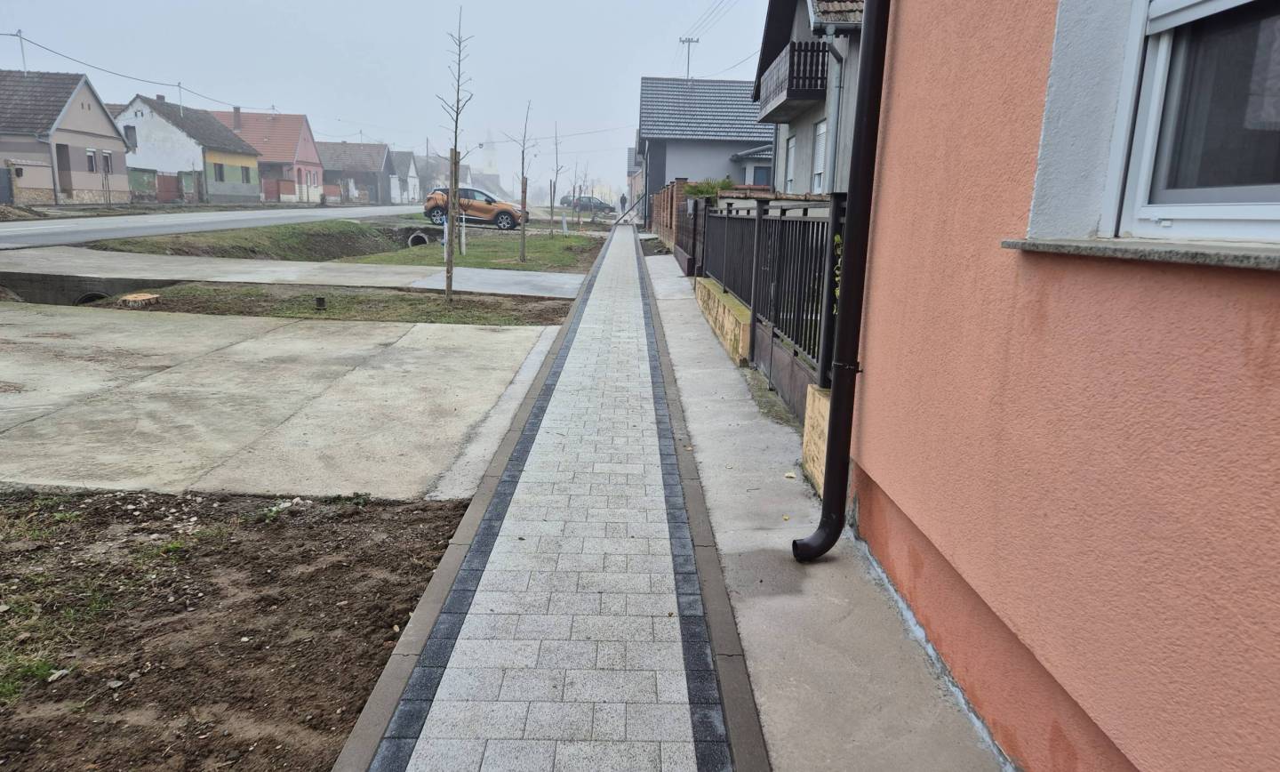 Završena izgradnja i rekonstrukcija pješačkih staza u naselju Vrbica